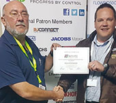 Juaandr&#233; Heyneke (right) thanks Deon Lottering after the presentation.